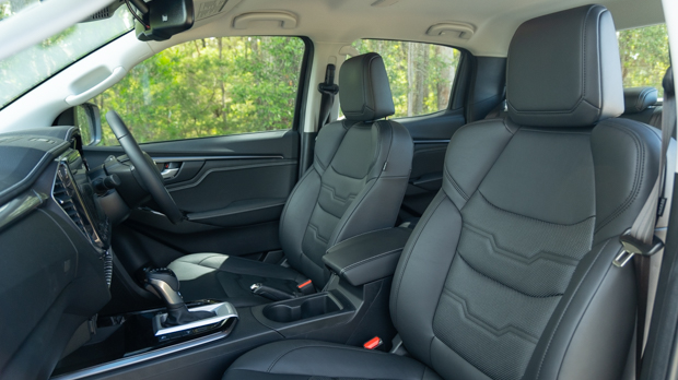 Isuzu D-Max LS-U+ 2023 interior front seats