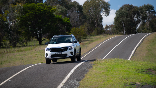 Kia Seltos small SUV megatest 2022 hill