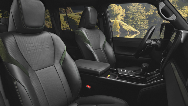 Lexus GX 550 2024 interior front