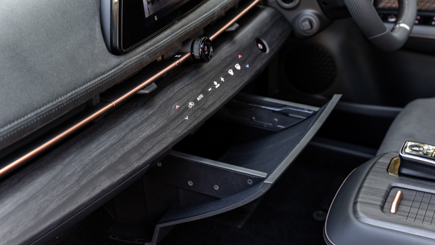 Nissan Ariya 2023 interior dash close