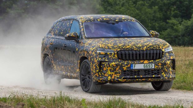 Skoda Kodiaq 2024 camo dirt road driving