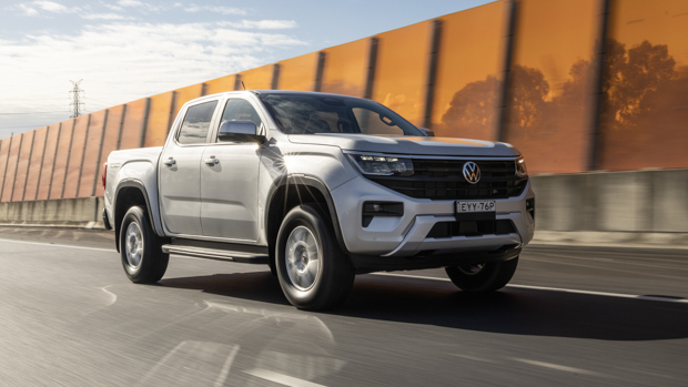 Volkswagen Amarok 2023 Life front driving 3