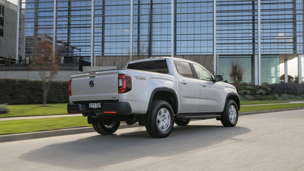 Volkswagen Amarok 2023 Life rear driving 3