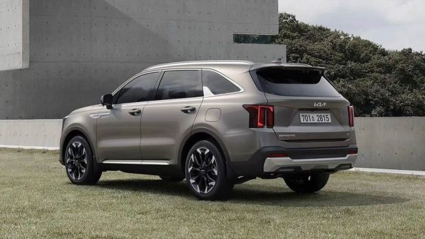 2024 Kia Sorento leaked picture rear 3/4