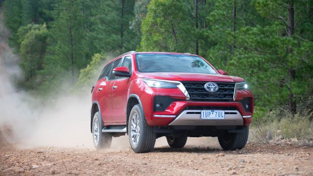4WD Megatest Toyota Fortuner Crusade 2023 driving hill