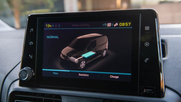 2023 Peugeot E-Partner centre touchscreen charge