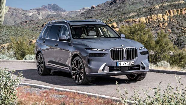 BMW X7 xDrive40i 2023 front 3/4