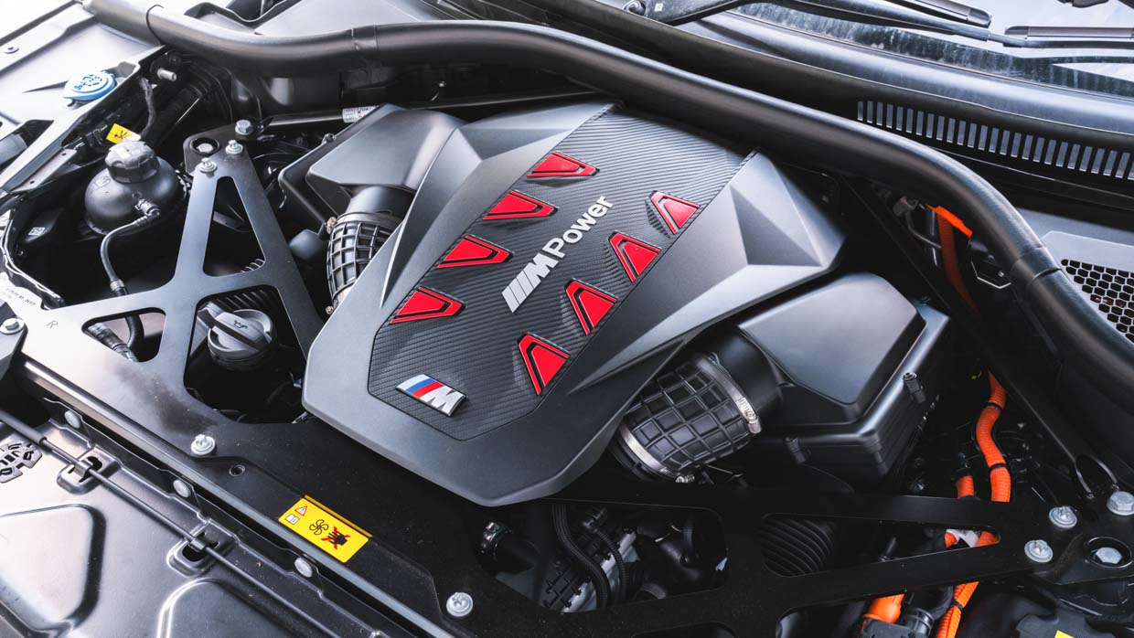 BMW XM 2023 engine