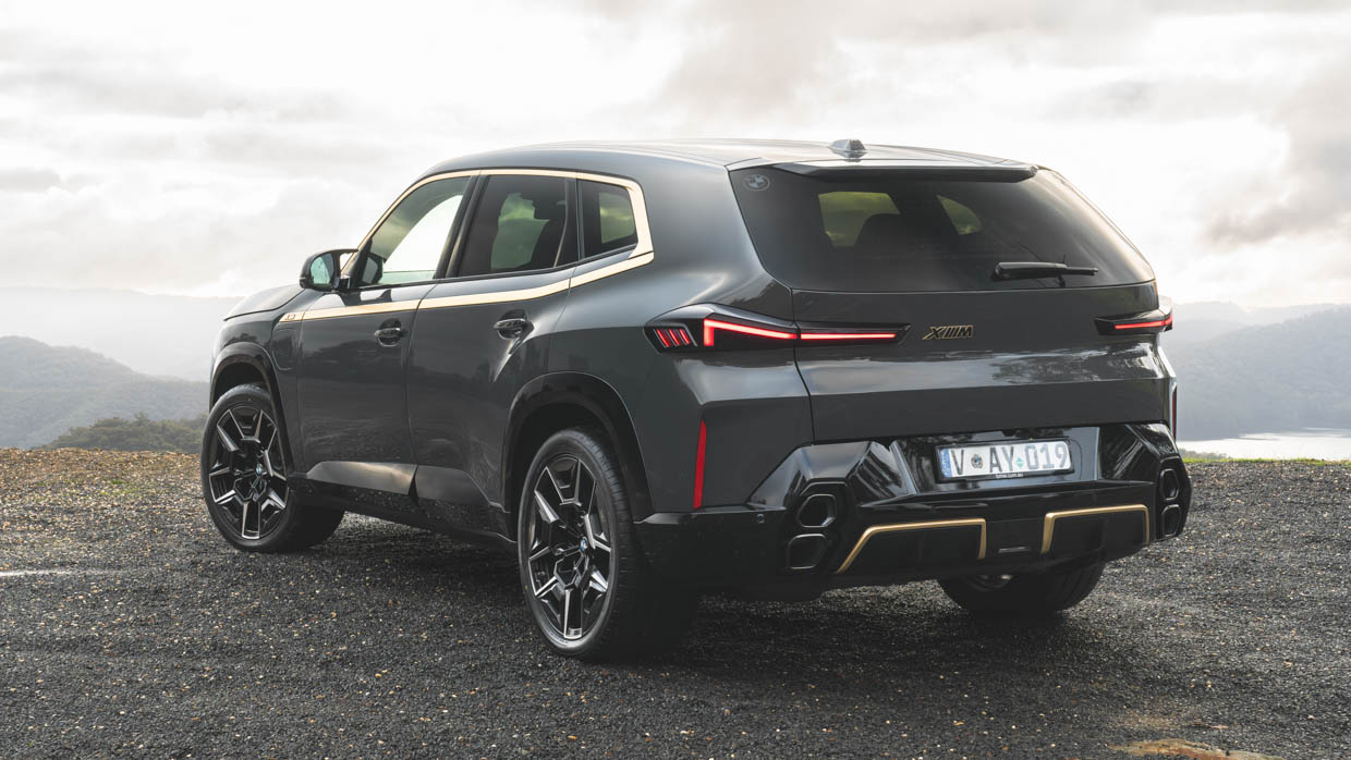 BMW XM 2023 rear 3/4