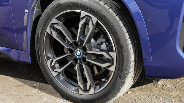 BMW iX1 xDrive30 2023 wheel