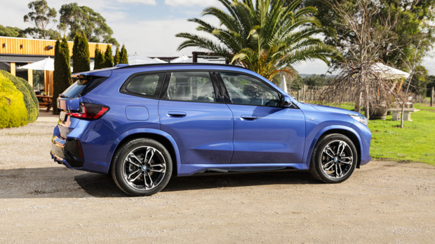 BMW iX1 xDrive30 2023 side