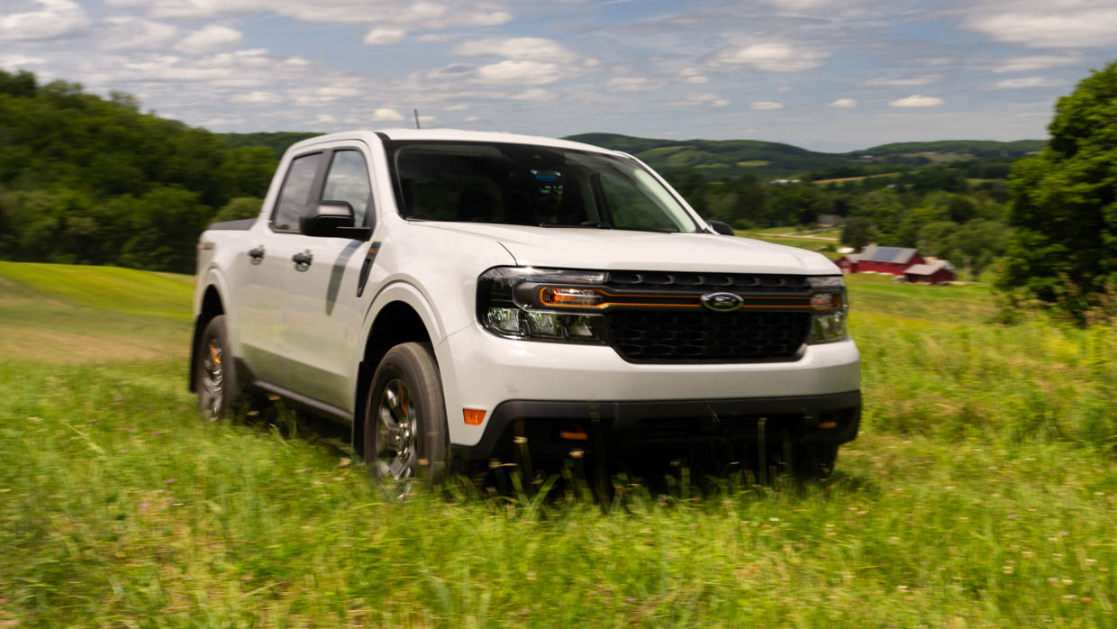 Ford Maverick 2023 driving