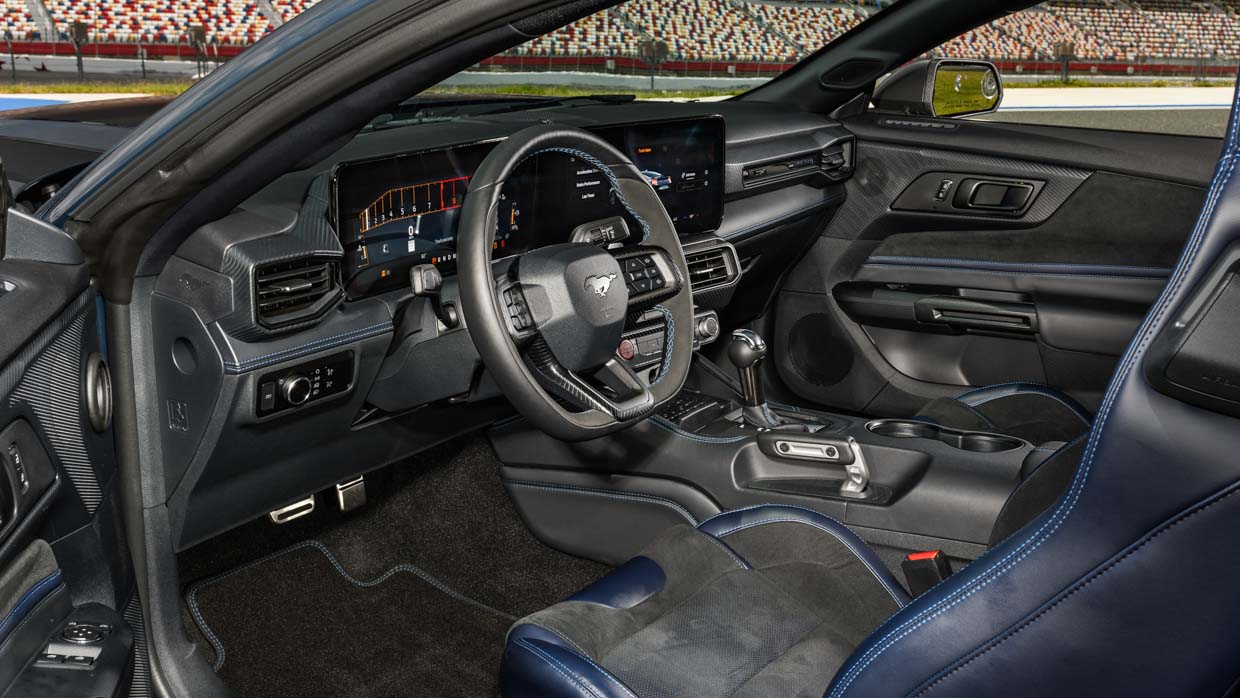 Ford Mustang Dark Horse 2024 interior