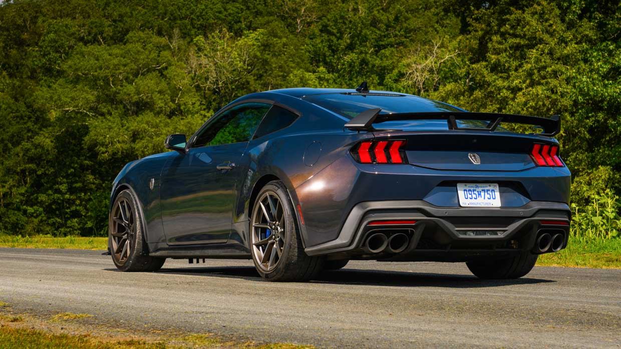 Ford Mustang Dark Horse 2024 rear 3/4 2