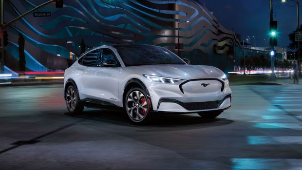 Ford Mustang Mach-E 2023 Premium white