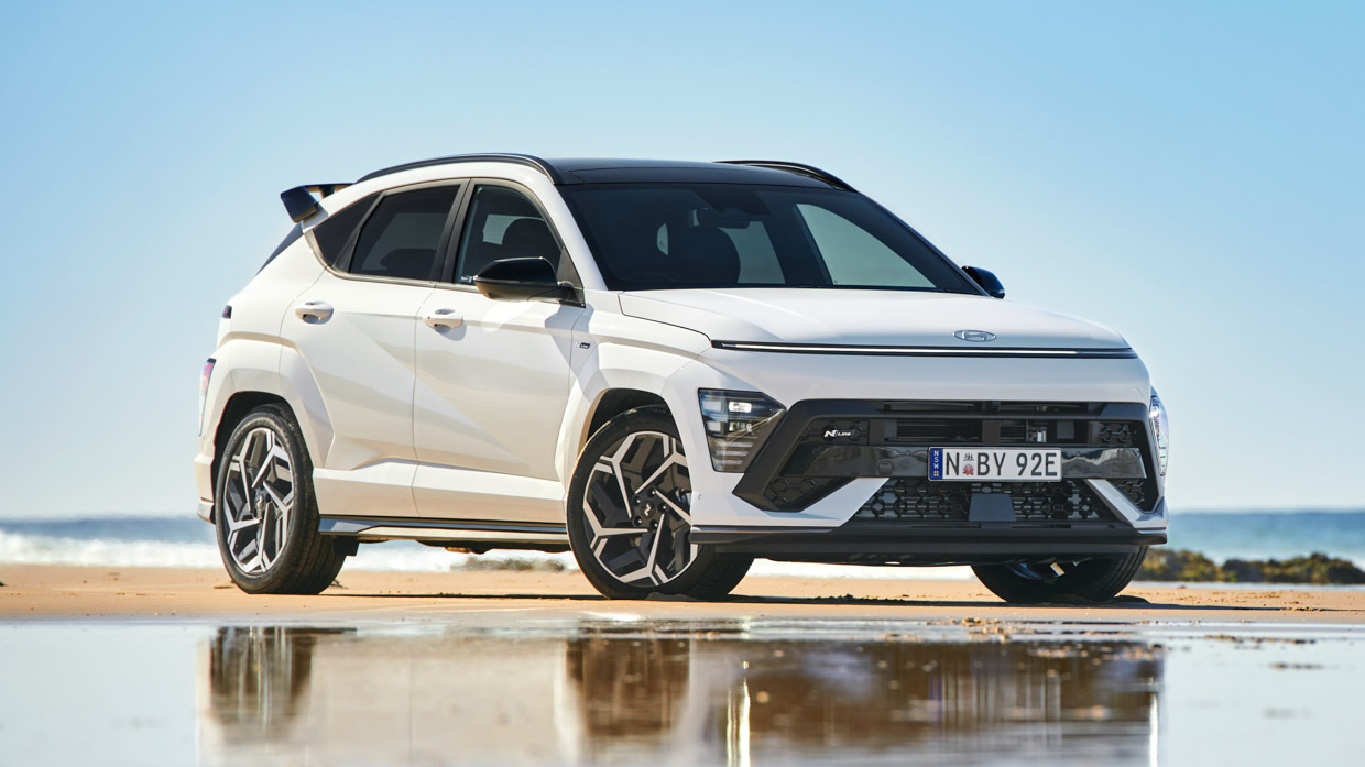 Hyundai Kona Premium N Line 2023 front beach