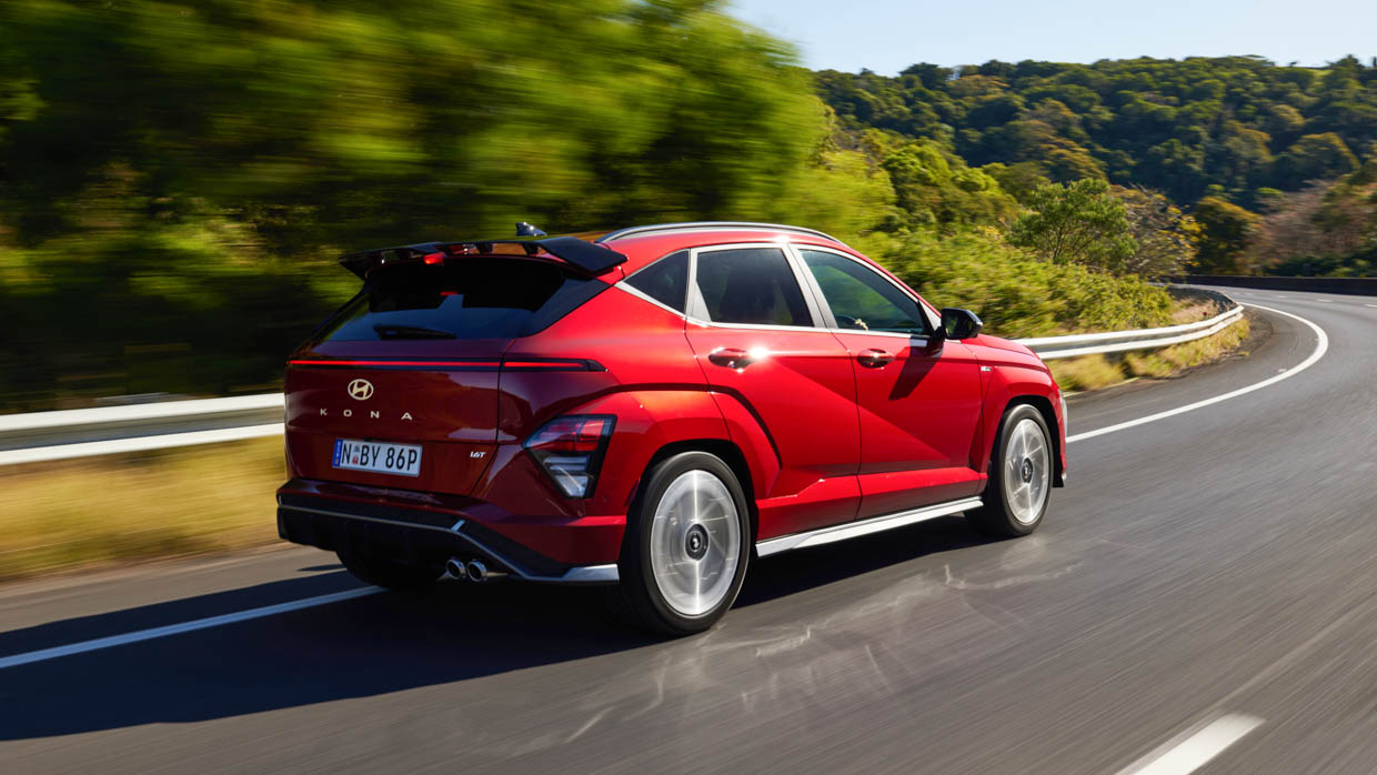 Hyundai Kona Premium N Line 2023 driving rear 3/4 highway 2