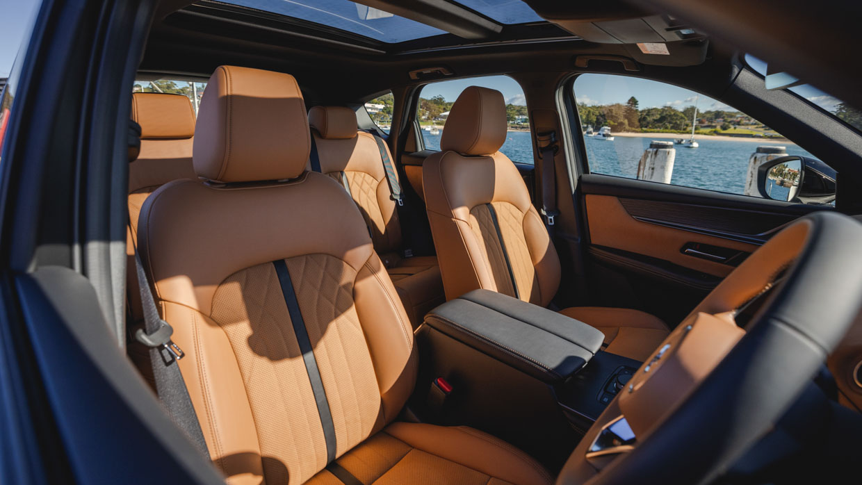 Mazda CX-60 P50E Azami SP 2023 front seats