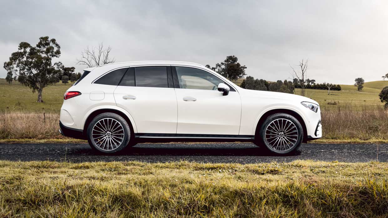 Mercedes-Benz GLC 300 4Matic 2023 side
