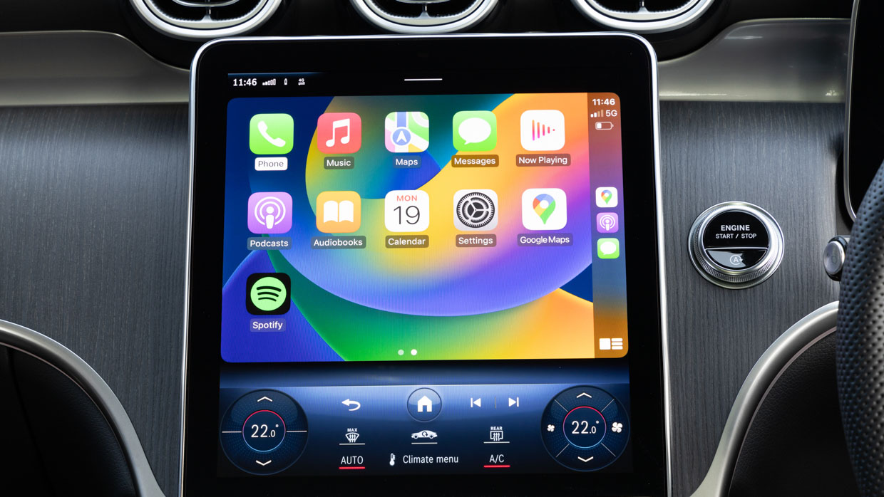 Mercedes-Benz GLC 300 4Matic 2023 touchscreen