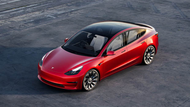 2023 Tesla Model 3 red front 3/4