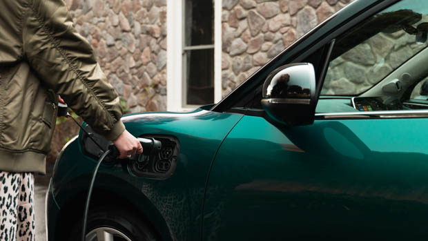 GWM Ora plugging in to car