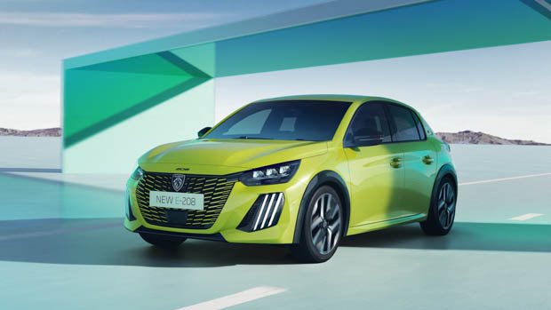 2024 Peugeot E-208 front 3/4 driving