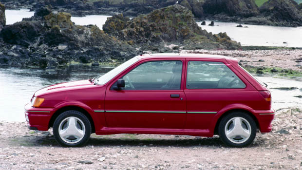 1990 Ford Fiesta Turbo side angle