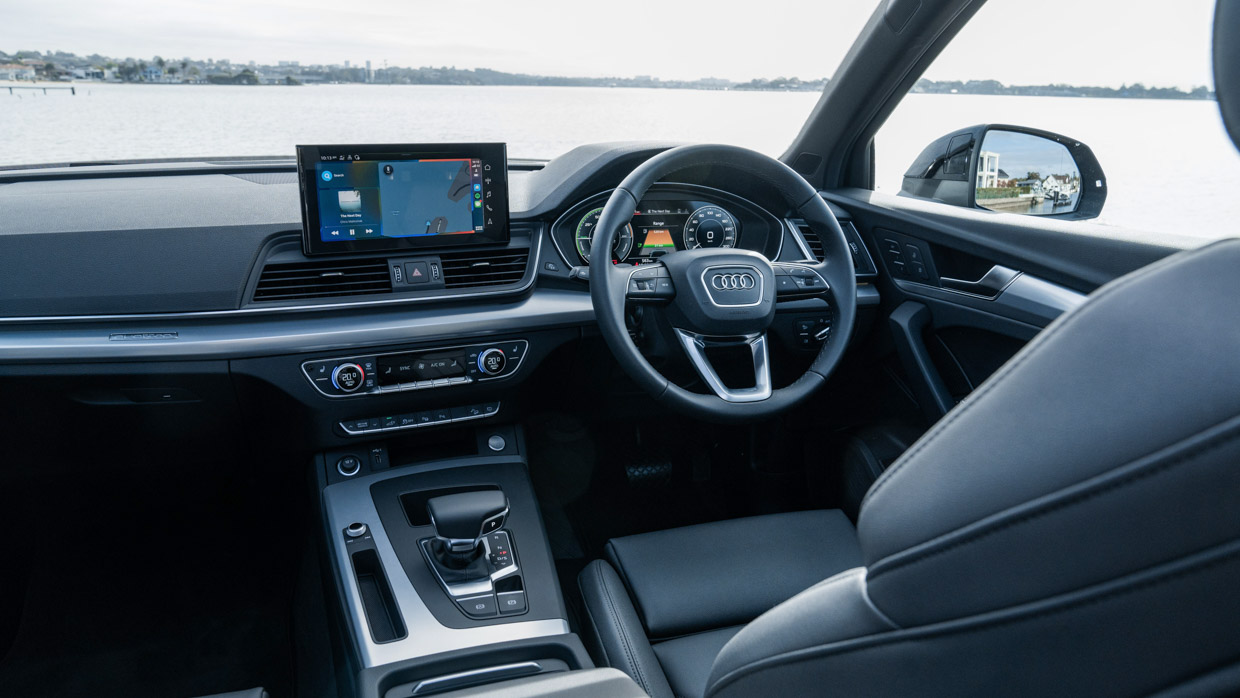 Audi Q5 55 TFSIe 2023 interior