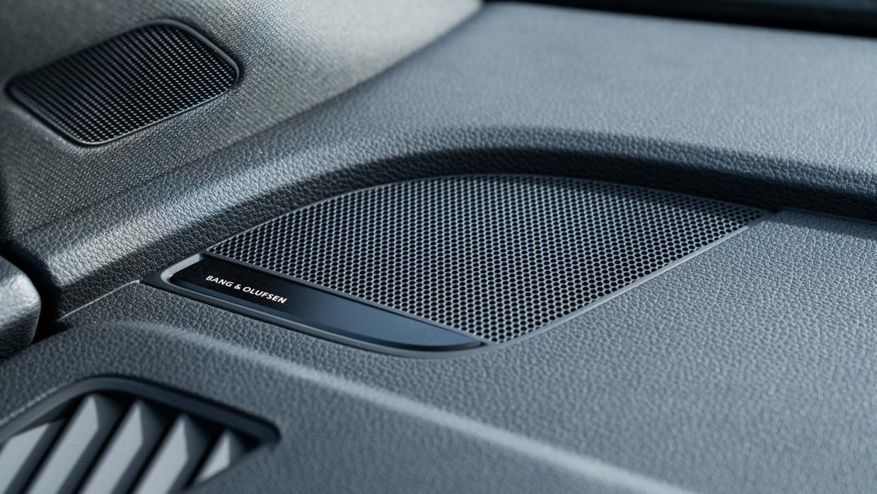 Audi Q5 55 TFSIe 2023 stereo