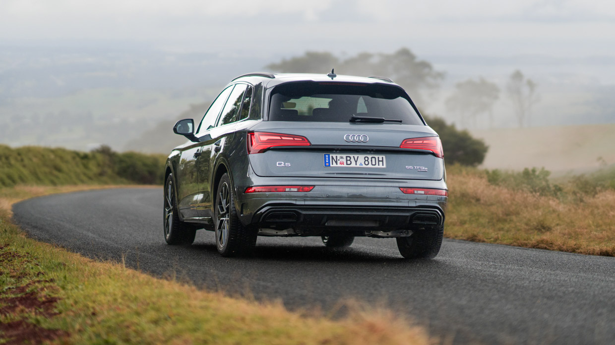 Audi Q5 55 TFSIe 2023 driving rear 2