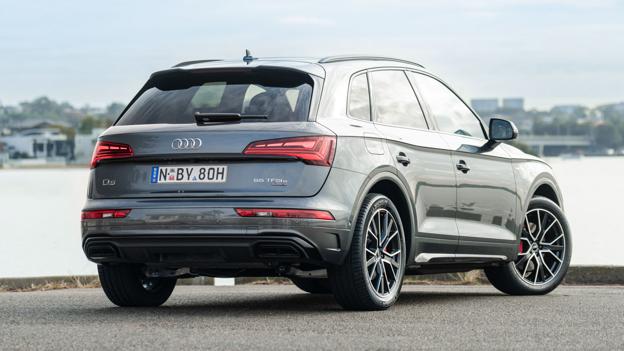 Audi Q5 55 TFSIe 2023 rear 3/4