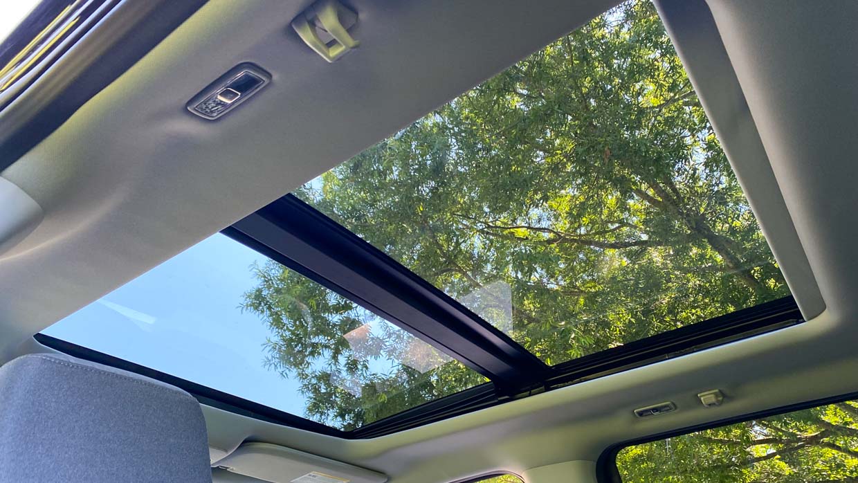 Ford F-150 XLT Heritage Edition 2023 sunroof