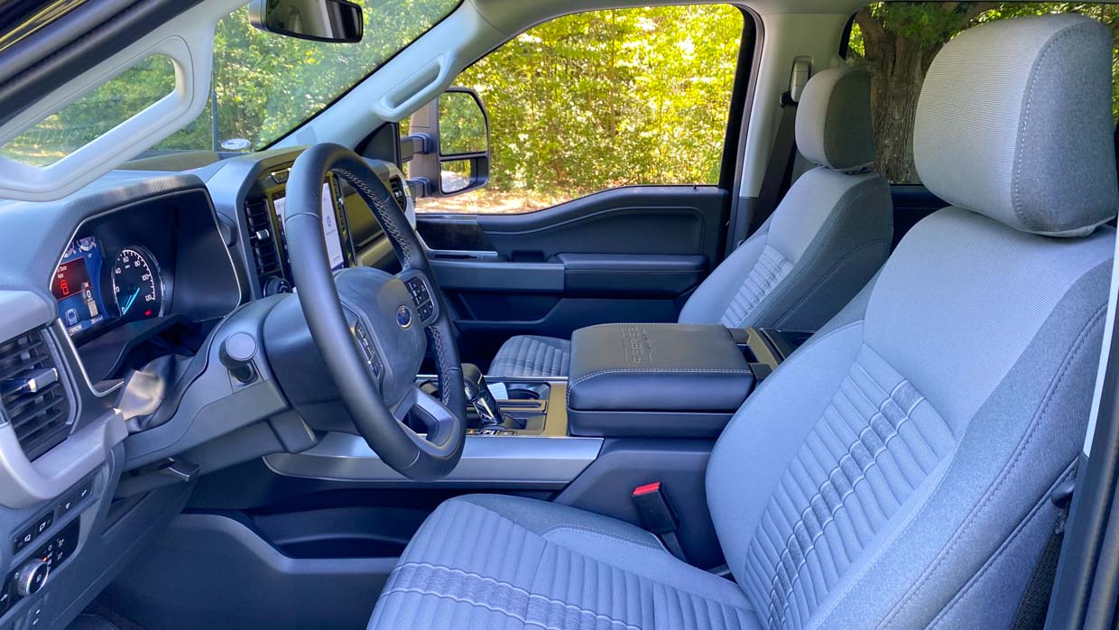 Ford F-150 XLT Heritage Edition 2023 front seats