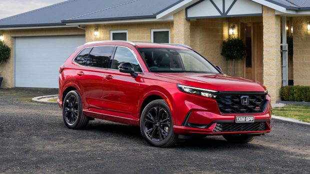 2023 Honda CR-V front 3/4 in front of house