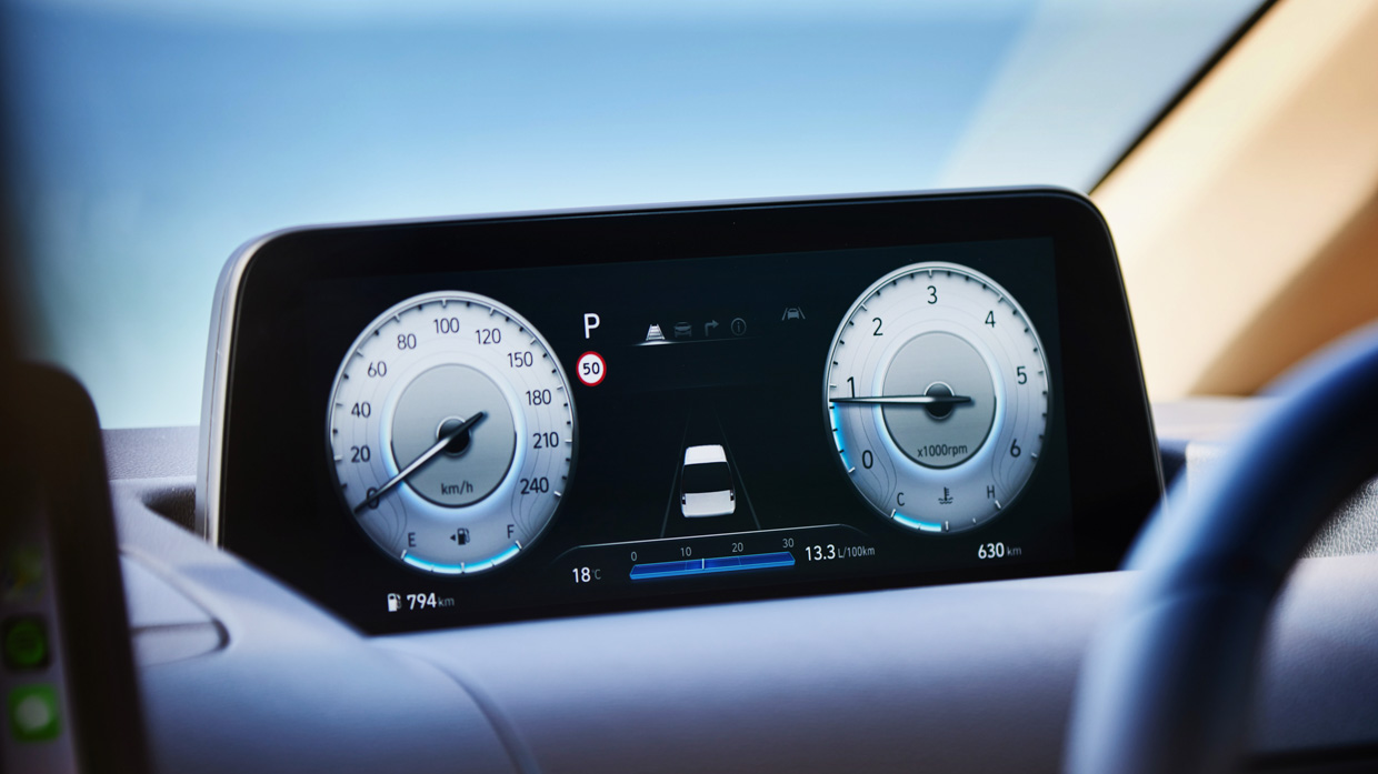 Hyundai Staria Highlander diesel 2021 digital dash