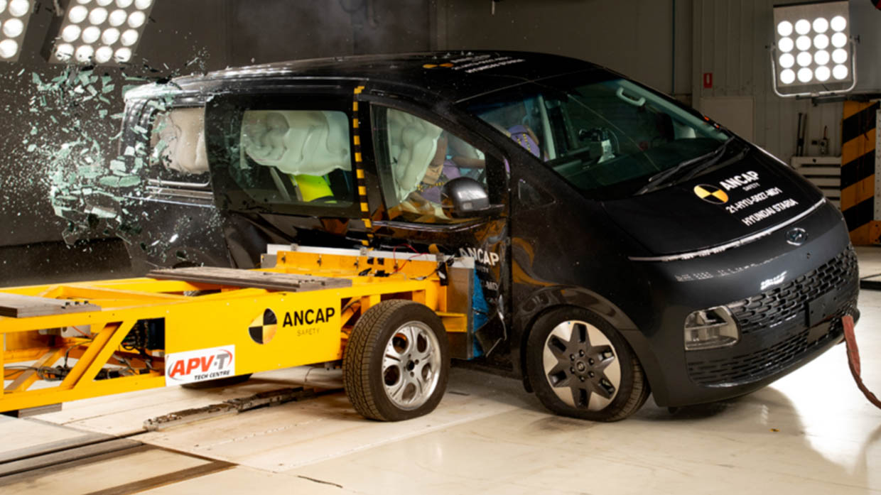 Hyundai Staria Highlander diesel 2021 safety