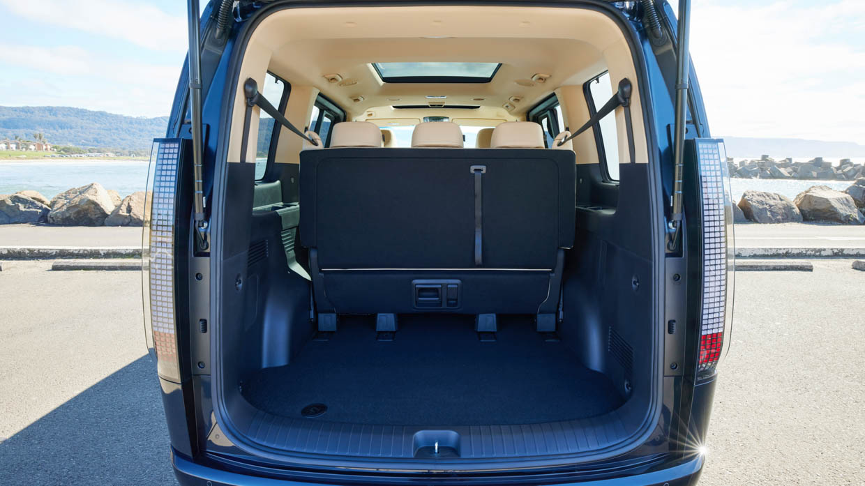 Hyundai Staria Highlander diesel 2021 boot