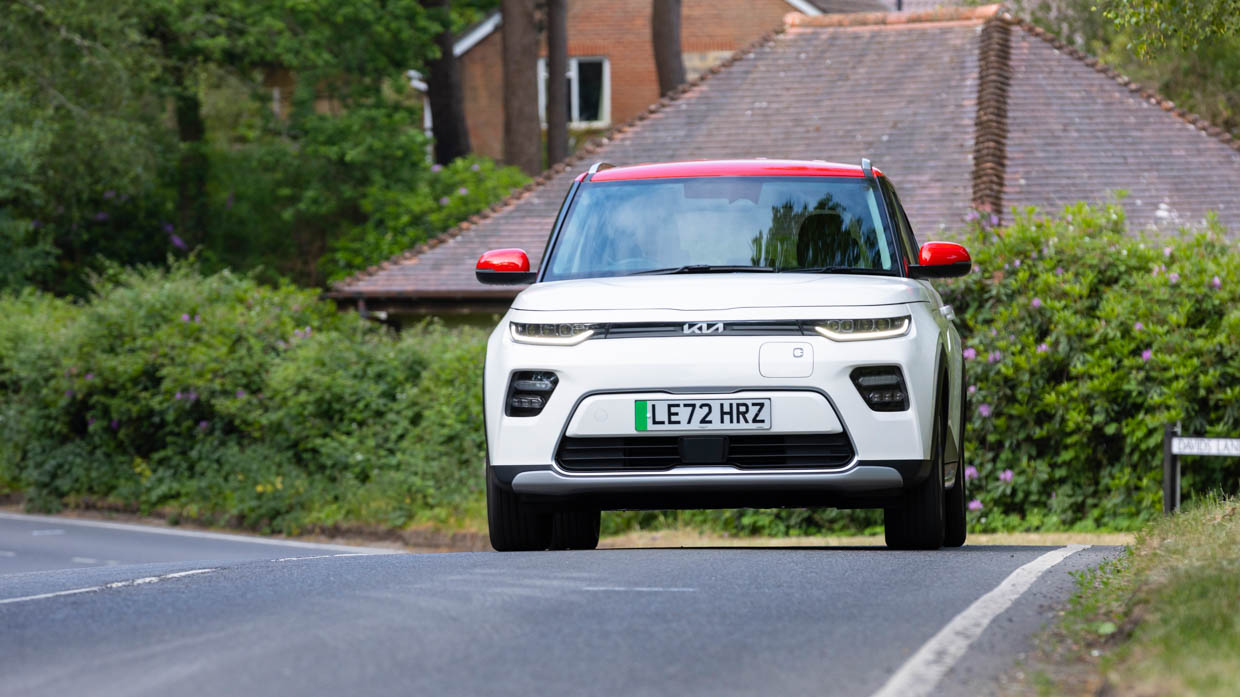 Kia Soul EV LR 2023 front driving 2
