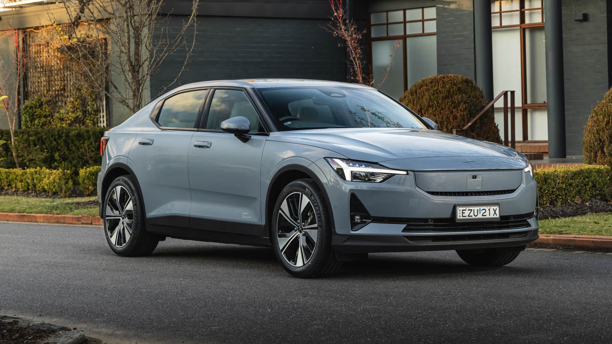 MY24 Polestar 2 long range single motor front 3/4 static