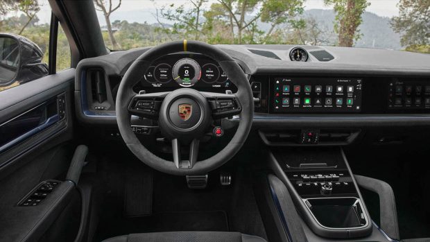 2024 Porsche Cayenne Turbo E-Hybrid interior steering wheel