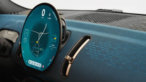 2024 Mini Countryman Electric all4 screen up close