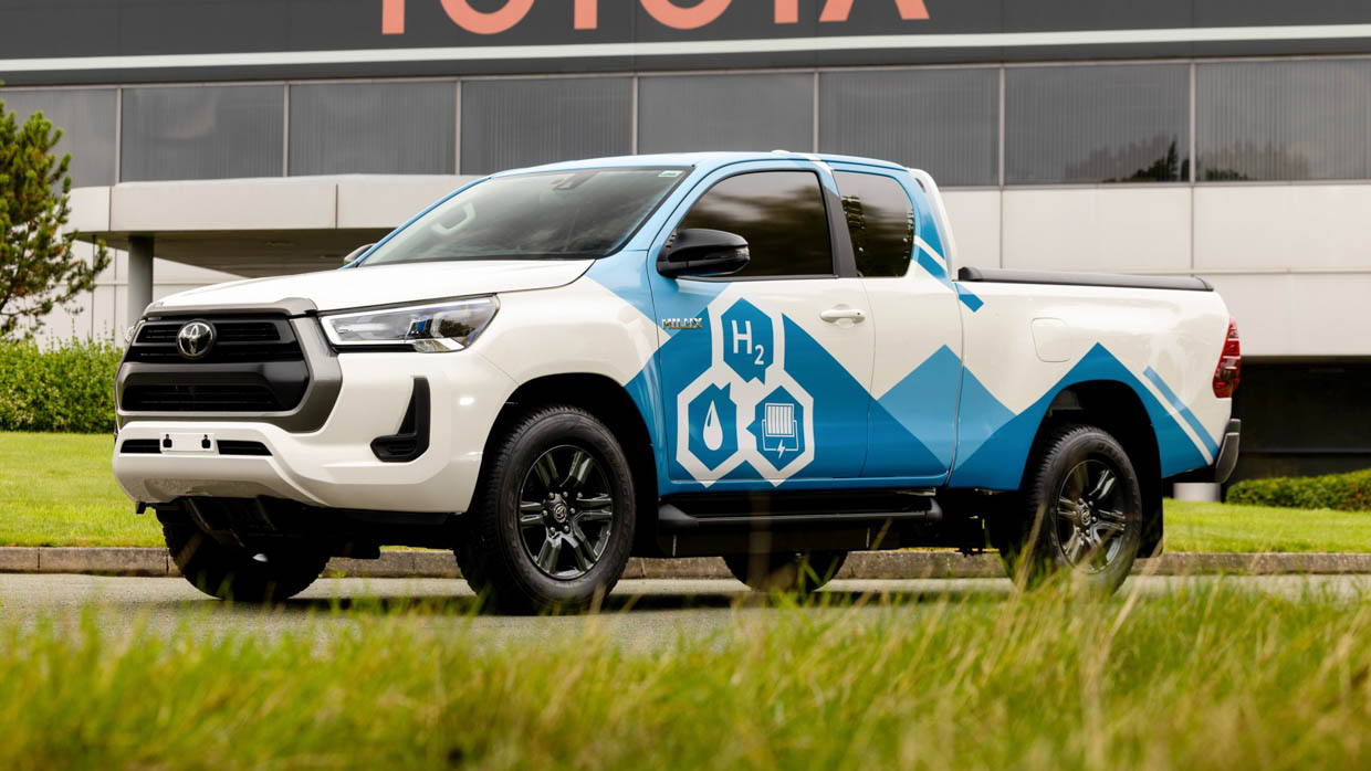 Toyota Hilux 2024: hydrogen fuel cell prototypes target 590km range