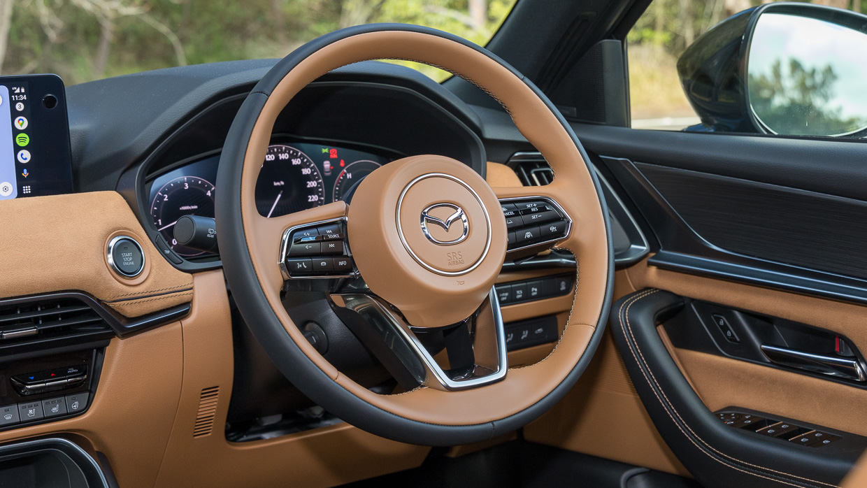 Mazda CX-60 D50e Azami 2023 steering wheel
