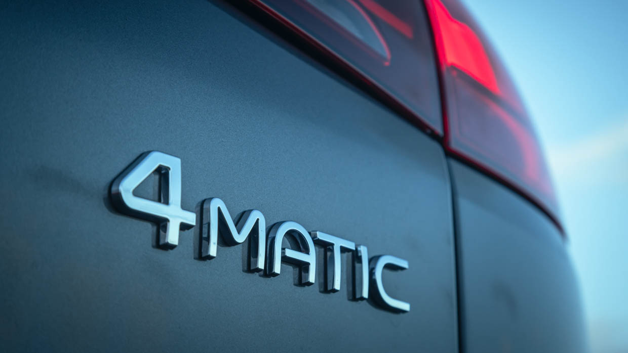 Mercedes-Benz EQS 450 SUV 2023 badge