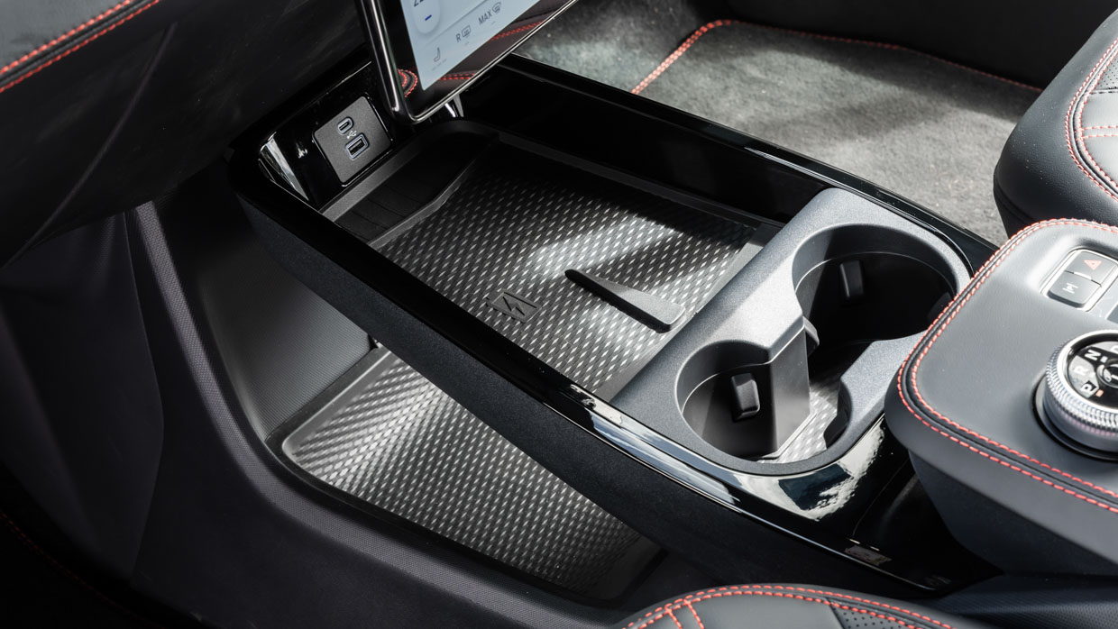 Ford Mustang Mach-E Premium 2023 interior centre console