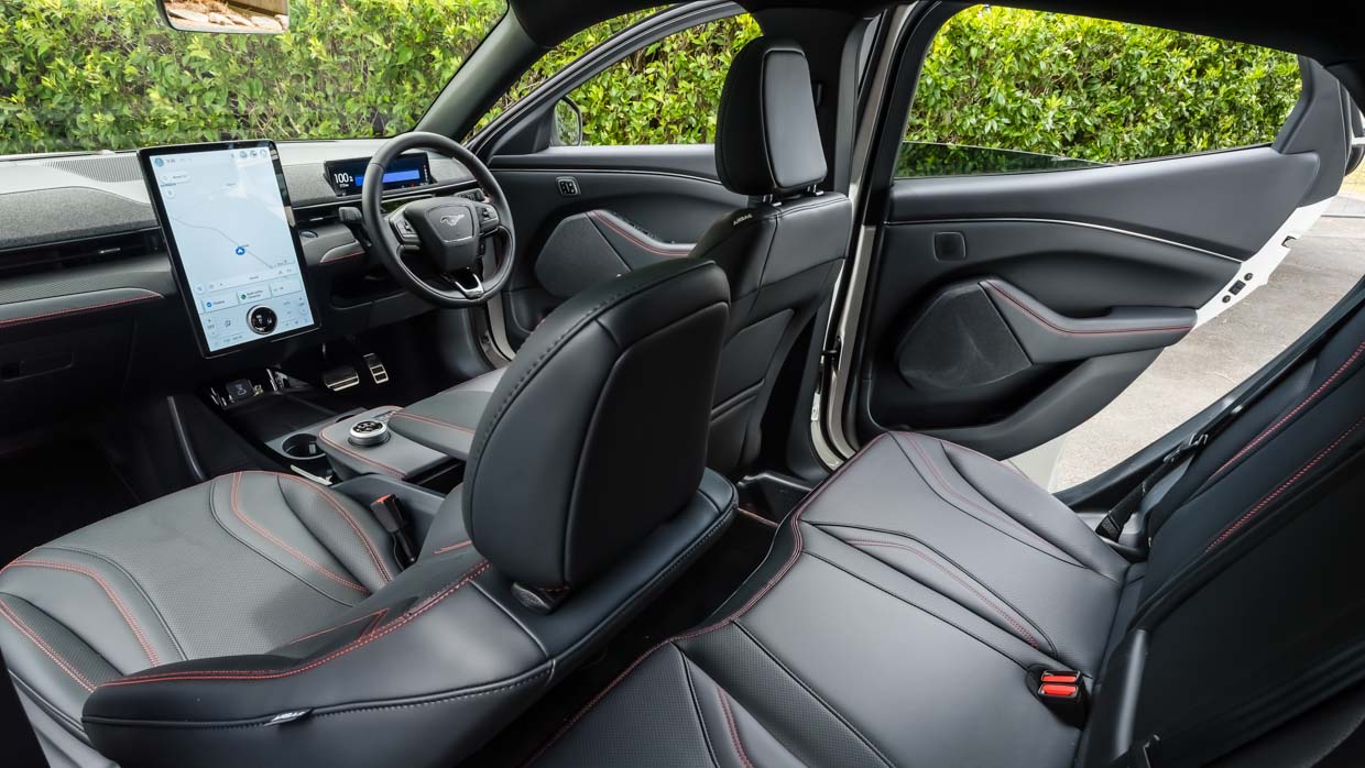 Ford Mustang Mach-E Premium 2023 seats