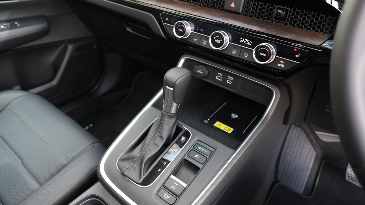 Honda CR-V VTi LX AWD 2023 shifter