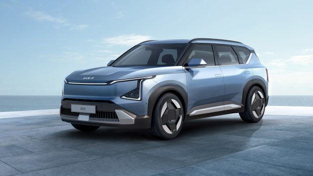 Kia EV5 2024 front 3/4 2