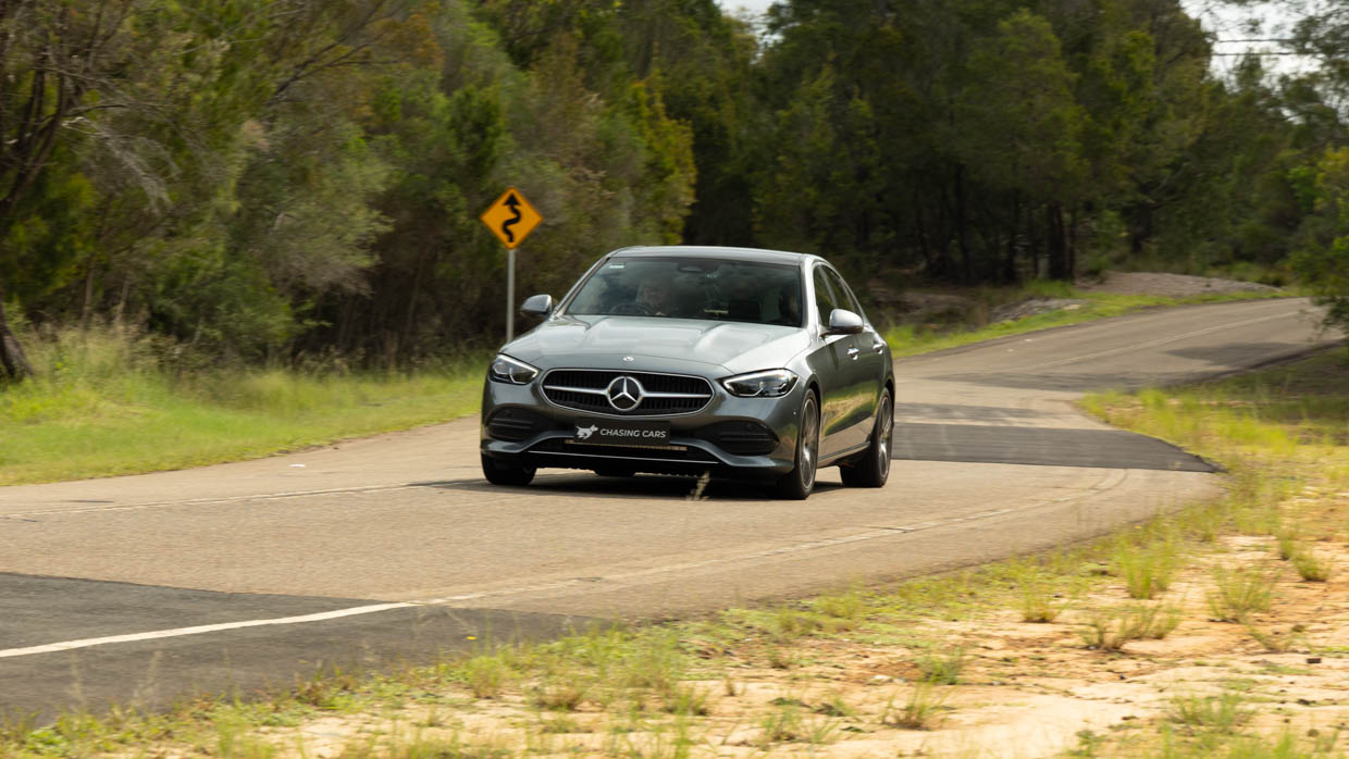 Mercedes-Benz C200 LT 2022 driving
